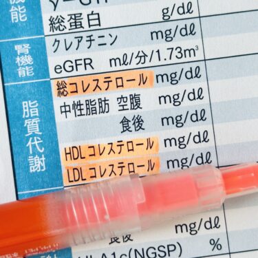 トマトジュースで悪玉コレステロールを減らす方法とその効果